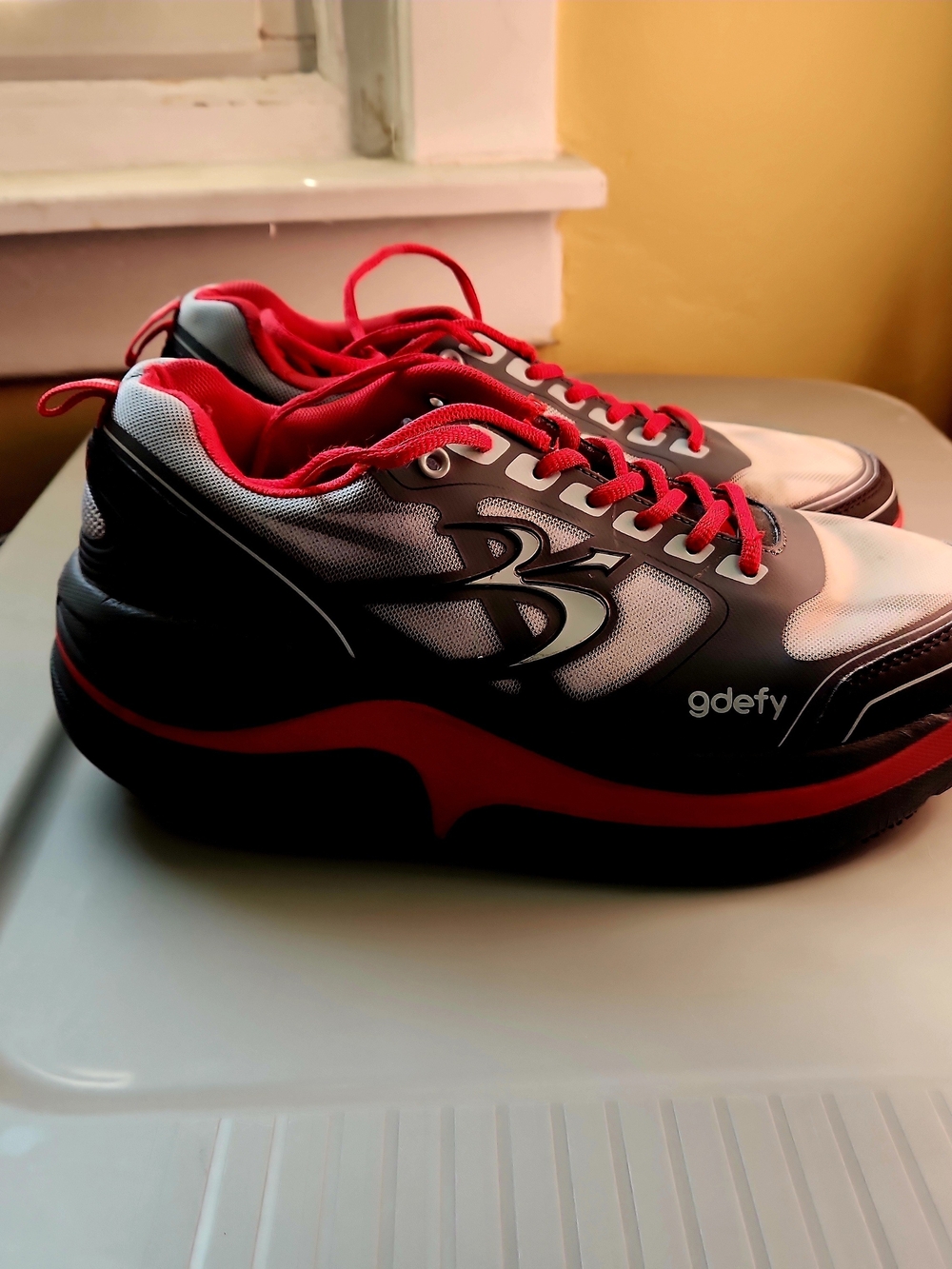 EUC Gdefy Men's Red and Gray Athletic Sneakers